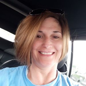 Meet your Posher, Dena